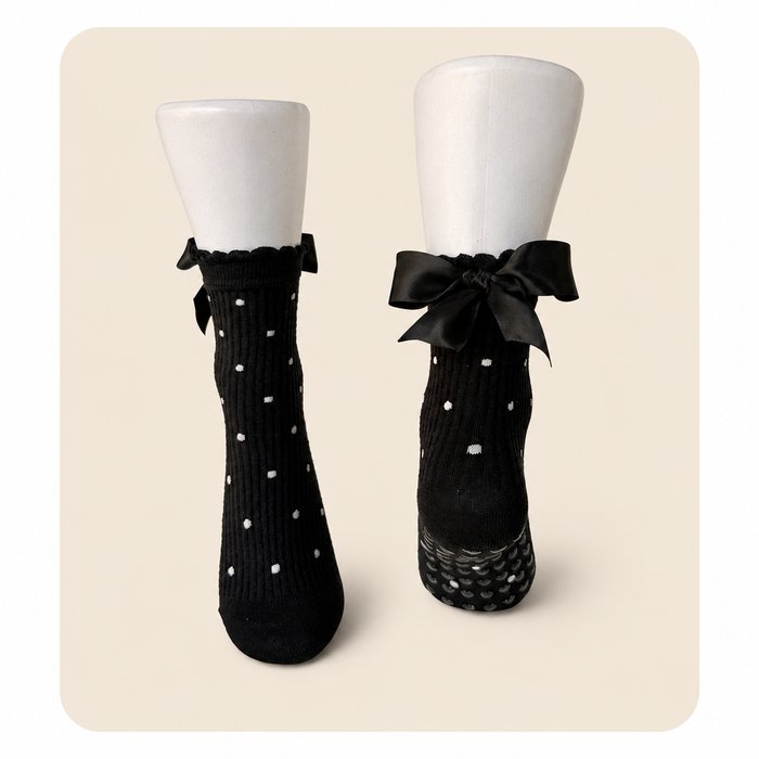The Subtle grip socks